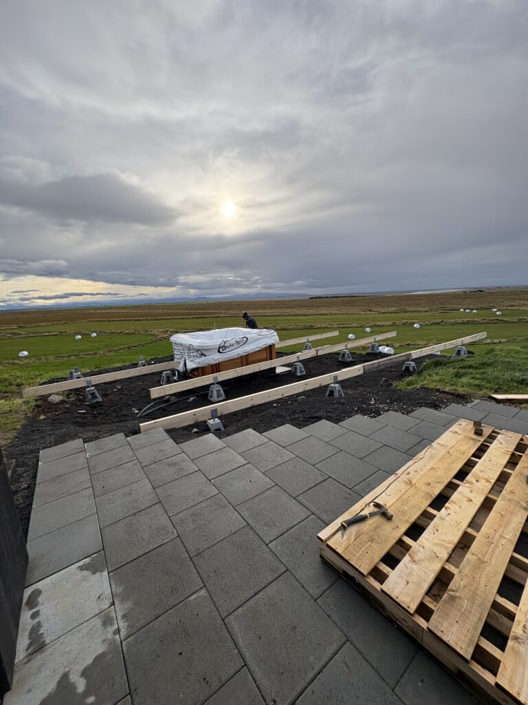 Pallagrindin byrjuð að taka á sig mynd